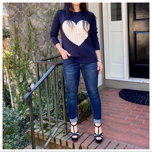 Beautiful Heart ❤️ pull over sweater - Picture 3 of 7
